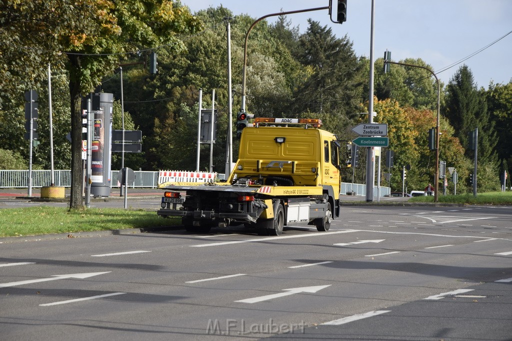 VU Koeln Buchheim Frankfurterstr Beuthenerstr P223.JPG - Miklos Laubert